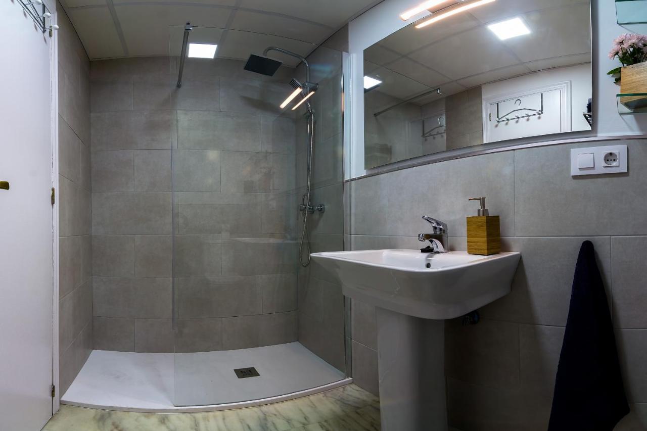 More Center Apartment Севілья Екстер'єр фото